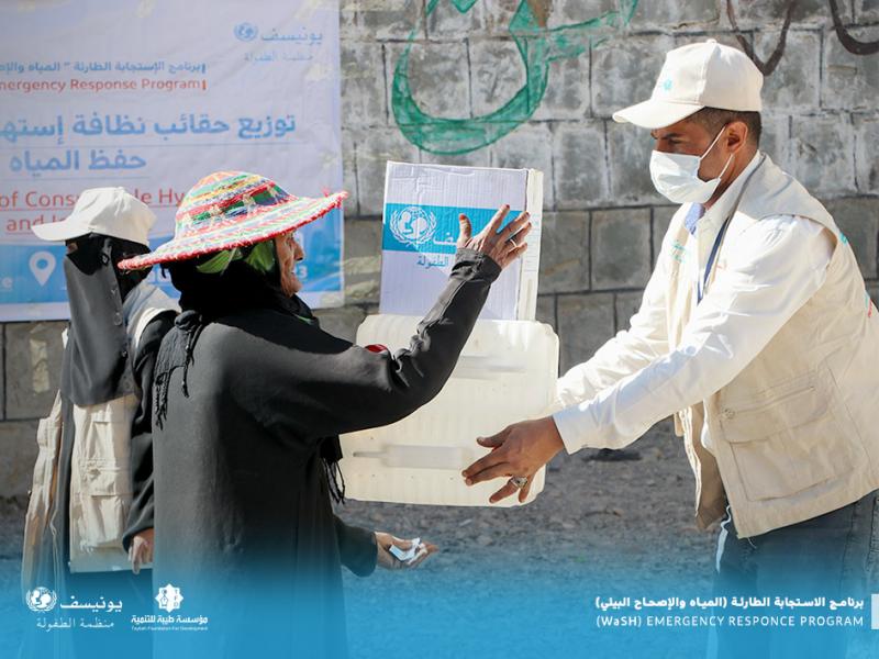  43,675 أسرة مستفيدة من أنشطة برنامج الاستجابة الطارئة (المياه والإصحاح البيئي) خلال النصف الأول من العام 2023م ، في مخيمات النازحين بمحافظات  #عدن  و #لحج  و #الحديدة و #تعز.